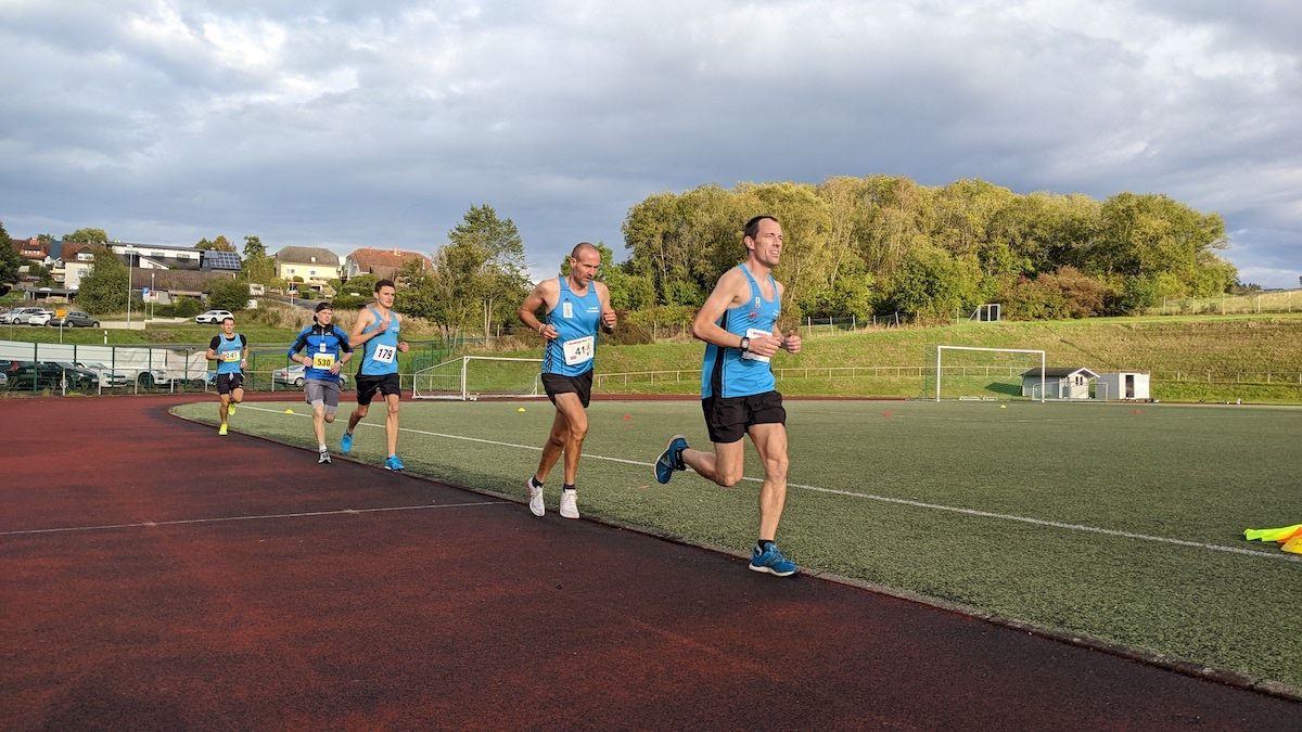 Erste Wettkampferfahrungen bringen schnelle Zeiten und zwei Topplatzierungen