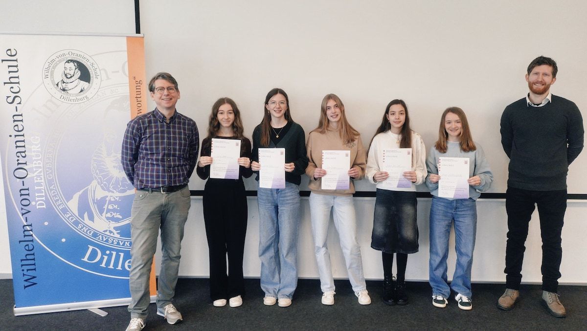 Schulsiegerinnen des Mathematik-Wettbewerbs geehrt