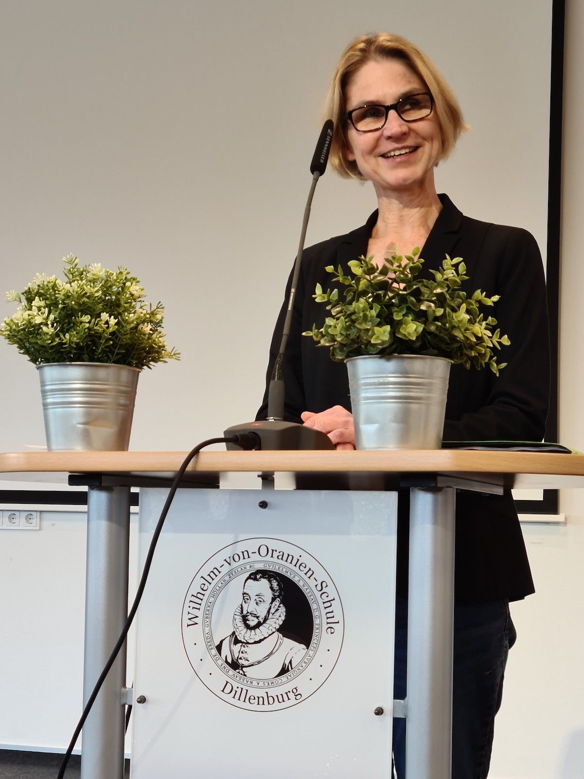 Andrea Stühler nun dauerhaft stellv. Schulleiterin der Wilhelm-von-Oranien-Schule