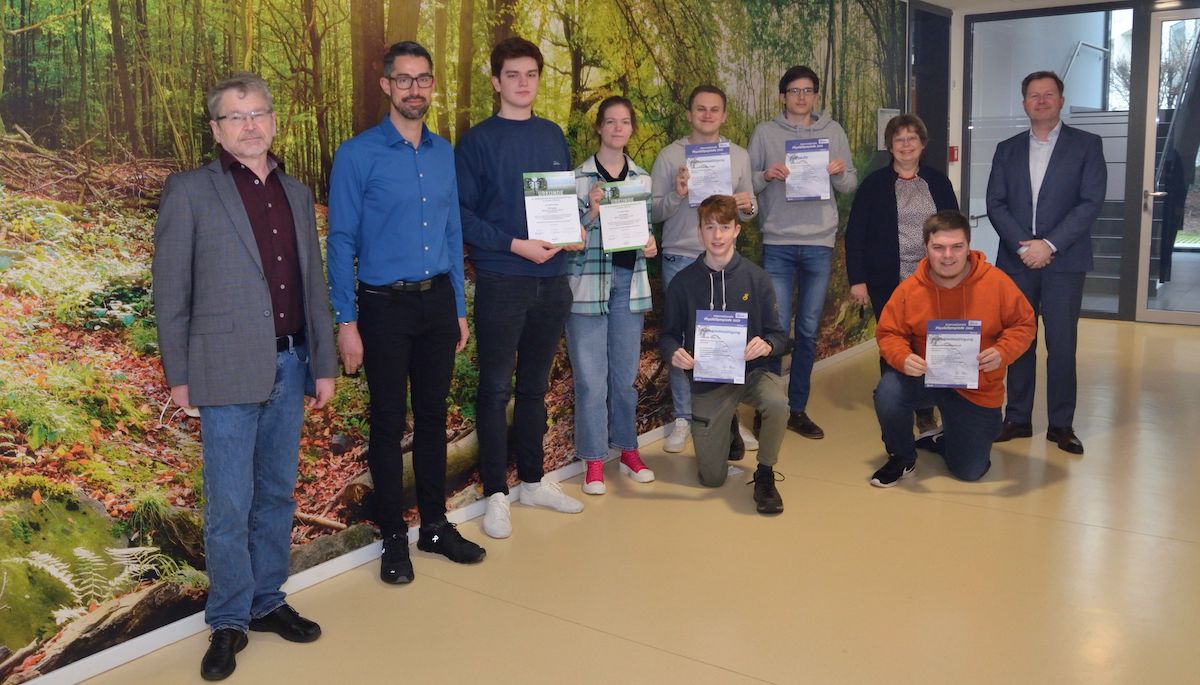 Junge Naturwissenschaftler punkten bei Internationalen Fach-Olympiaden