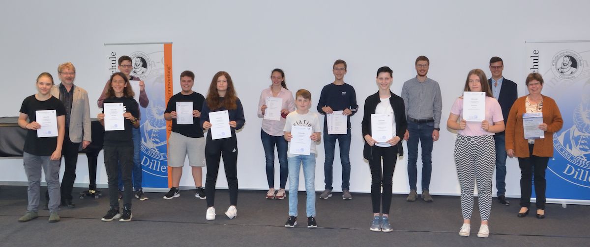 Mathe- und Physikwettbewerbe für die Jahrgänge 8 und 12 (Q2)