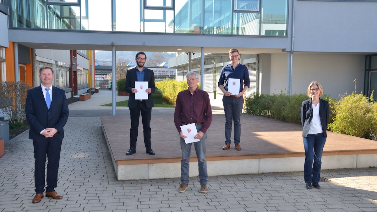 Befördert ohne Publikum - Drei neue Oberstudienräte Ende März