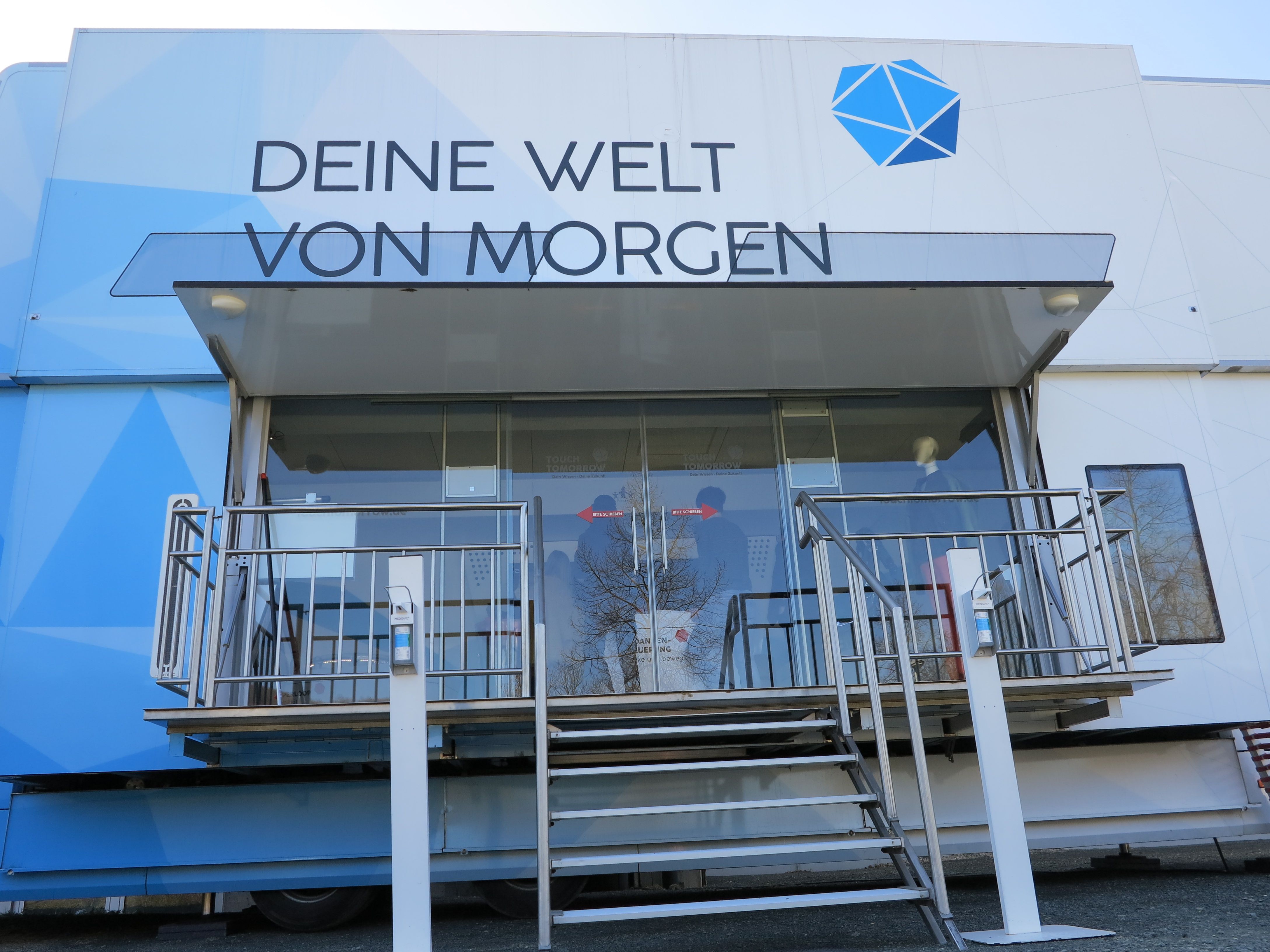 TouchTomorrow-Truck macht halt an der WvO